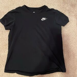 Nike Sportswear Club Essentials